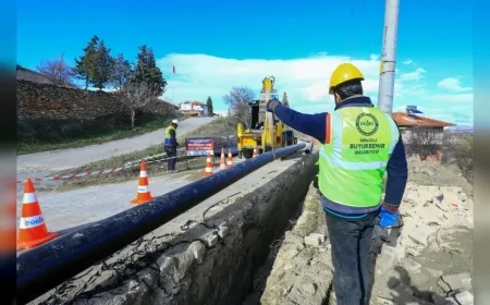 Denizli Büyükşehir Belediyesi DESKİ, Çal’da 10 milyon liralık yatırımla 2 bin 850 metrelik içme suyu terfi hattını yeniledi