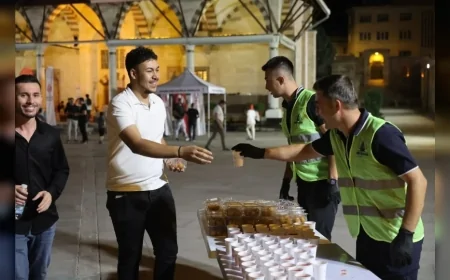 Nevşehir Belediyesi Mevlid Kandili geleneğini sürdürerek camilerde vatandaşlara ikramda bulundu