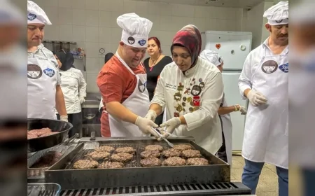 Eskişehir Büyükşehir Belediyesi ve ESDAP iş birliğinde özel gereksinimli bireylere burger atölyesi