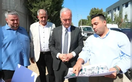 İnegöl Belediyesi Cerrah’ta Veysel Karani Caddesi’ne 15 Dekarlık Sathi Kaplama Uyguladı