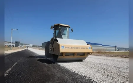 Bursa Büyükşehir Belediyesi, Nilüfer Başköy’de 3,2 kilometrelik yeni imar yolunu ulaşıma açtı
