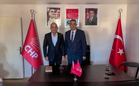 CHP İzmir Milletvekili Mahir Polat’tan Foça İlçe Başkanlığı’na ziyaret: İlçenin gündemi ve örgüt çalışmaları ele alındı
