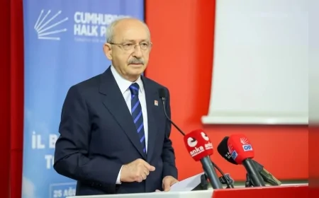 CHP Genel Başkanı Kemal Kılıçdaroğlu İl Başkanları Toplantısı’na Başkanlık Etti: “Cumhuriyet Halk Partisi buradadır”