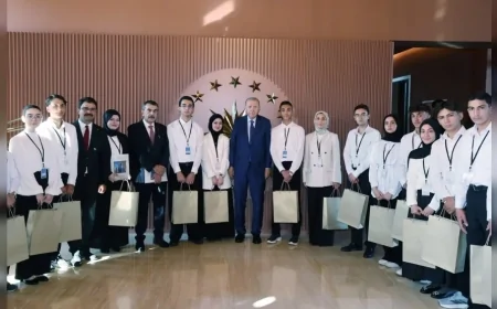 Cumhurbaşkanı Erdoğan Ahlat’ta “Maziden Atiye” Programına Katılan Gençleri Kabul Etti