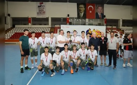 Manisa Erkek Voleybol İl Karması Anadolu Yıldızlar Ligi’nde Türkiye ikincisi oldu