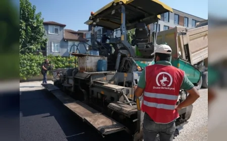 Düzce Belediyesi İstanbul Caddesi’nde 1.800 Metrelik Asfalt Yenilemesine Başladı