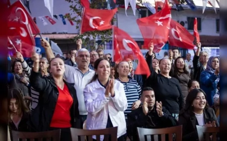 İzmir’in dört yanında 30 Ağustos coşkusu konserler ve festivallerle yaşanacak