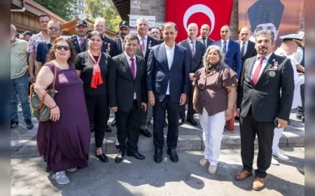 İzmir Büyükşehir Belediye Başkanı Dr. Cemil Tugay: “Şehit ailelerimiz ve gazilerimiz baş tacımız”