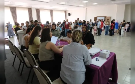 Eskişehir Büyükşehir Belediyesi kırsaldaki öğrenciler için kırtasiye desteği dağıtımını 12 ilçede sürdürüyor