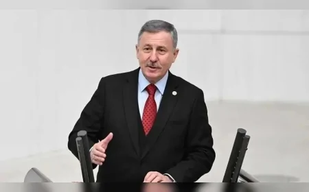 YENİ YOL Grup Başkanvekili Doç. Dr. Selçuk Özdağ: “NATO Zirvesi kapsamında esnaftan ödeme talep edildiği iddialarını Meclis gündemine taşıdım”