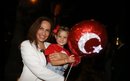 Karşıyaka Belediye Başkanı Yıldız Ünsal: “TCG KARŞIYAKA’nın ilçemize gelmesi bayram coşkumuzu daha da büyütecek”