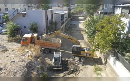 İzmir Büyükşehir Belediyesi derelerden 233 bin 584 ton atık çıkardı, Körfez’e ulaşan kirliliğe karşı duyarlılık çağrısı yaptı