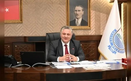 Yalova Belediye Başkanı Mehmet Gürel: “30 Ağustos bağımsızlığımıza ve vatanımıza sahip çıkma iradesinin ilanıdır”