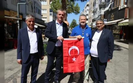 Buca Belediyesi Başkan Vekili Hüseyin Benzer: “Ay yıldızlı bayrağımız her iş yerinde dalgalansın”