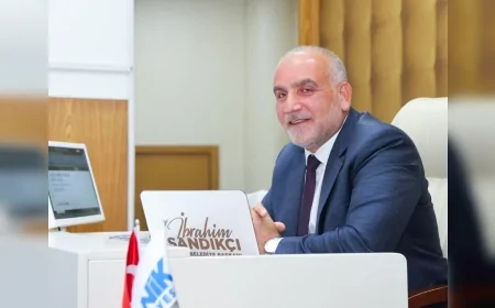 Canik Belediye Başkanı İbrahim Sandıkçı: “Güvenli Parklar projemizle parklarımızda ücretsiz internet hizmeti sunuyoruz”
