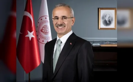 Ulaştırma ve Altyapı Bakanı Abdulkadir Uraloğlu: “Trabzon Raylı Sistem Hattı her gün 87 binin üzerinde yolcuya hizmet verecek”