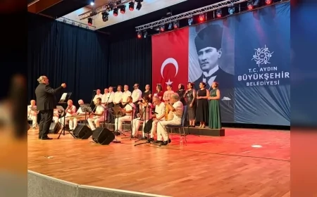 Didim’de Türk Sanat Müziği Ezgileri Yankılandı, Şarkılar Geçidi Konseri Vatandaşlarla Buluştu