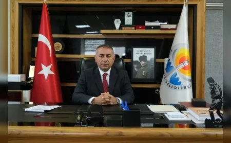 Adana Büyükşehir Belediye Başkan Vekili Güngör Geçer: “30 Ağustos Zaferi, Türkiye Cumhuriyeti’nin temellerinin atıldığı eşsiz bir zaferdir”