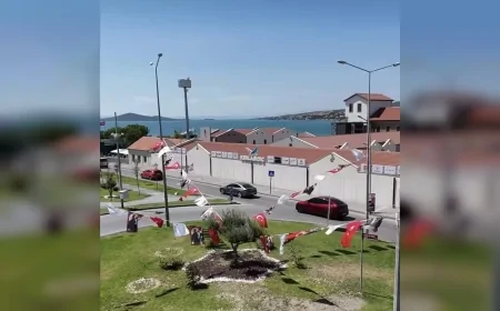 Ayvalık’ta 30 Ağustos Zafer Bayramı’nın 104. yıl dönümü coşkusu cadde ve meydanlara yansıdı