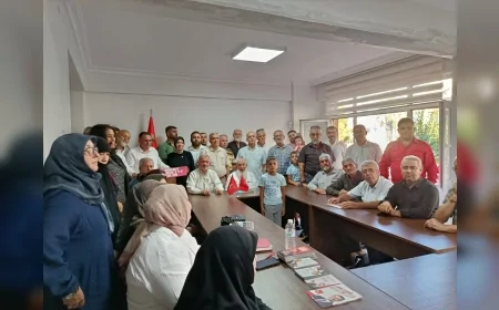Saadet Partisi Manisa İl Başkanı Zekayi Yılmaz: “Çiftçi küserse bağ kurur, bağ kurursa Manisa ekonomisi çöker”