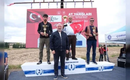 Çorum’da 30 Ağustos Zafer Bayramı kutlamalarına 7 ilden 67 atın katıldığı yarışlar damga vurdu