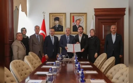 İnegöl’de Hamidiye ve Yenice Mahallelerine 2 Yeni Aile Sağlığı Merkezi İçin Protokol İmzalandı