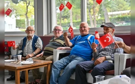 Bursa Büyükşehir Belediyesi huzurevi sakinleriyle 30 Ağustos Zafer Bayramı coşkusunu yaşadı