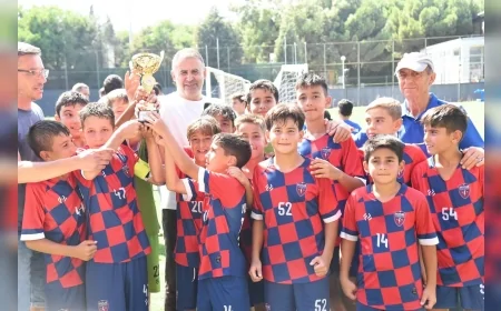Yunusemre’de 30 Ağustos Zafer Bayramı’na özel futbol turnuvasında şampiyon Akhisar Yıldırımspor oldu