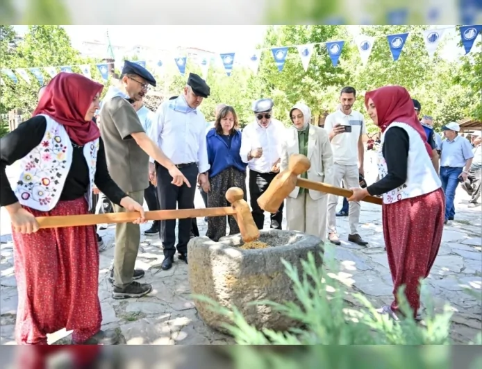 Altındağ Belediye Başkanı Dr. Veysel Tiryaki: “Çocuklarımız eski köy yaşamını öğrensin, geleneklerimizi unutmasın”