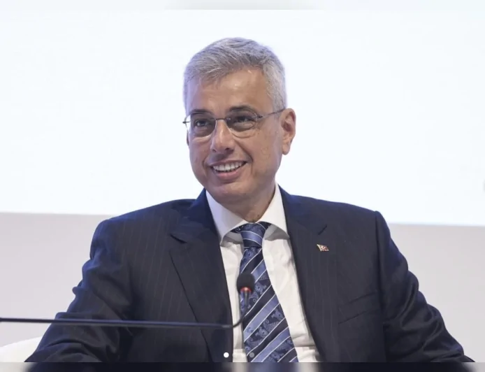 Sağlık Bakanı Prof. Dr. Kemal Memişoğlu: “81 ilimizde gece gündüz demeden şifa dağıtan tüm sağlık ailemizin yüreğini ısıttı”