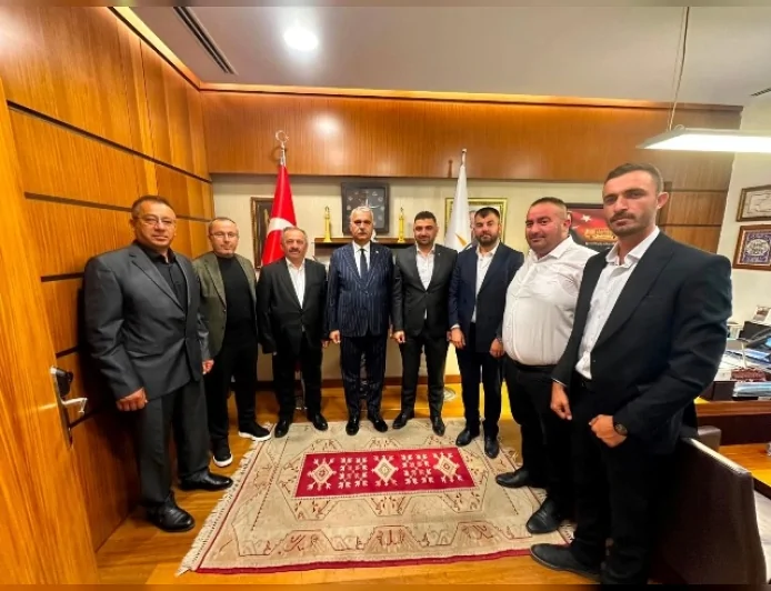 AK Parti Çorum Milletvekilleri Av. Yusuf Ahlatcı ve Av. Oğuzhan Kaya Zanaatkarlar Kooperatifi Heyetini TBMM’de Ağırladı