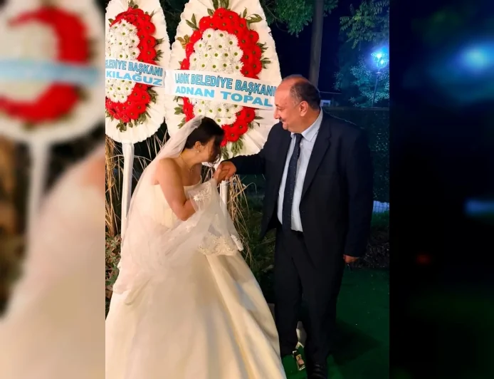 Salıpazarı Belediye Başkanı Refaettin Karaca Kızı Tuğba Nur Karaca'nın Nikahını Kıyarak En Anlamlı Görevlerinden Birini Yerine Getirdi