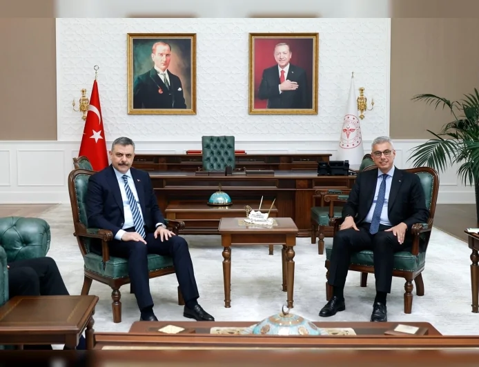 SAĞLIK BAKANI PROF. DR. KEMAL MEMİŞOĞLU: “BAKANLIKLARIMIZ ARASINDAKİ ÇALIŞMALARI SON DERECE VERİMLİ BİR GÖRÜŞMEDE DEĞERLENDİRDİK”