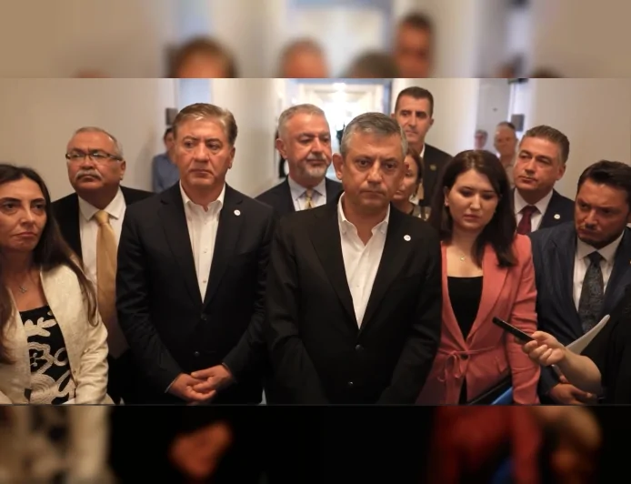YENİ Parti Genel Başkanı Özgür Özel: “Millet sözünü tutanı da parça kıranı da bilir; son dakikada parça kırmadım, kırmam, kırdırmam”