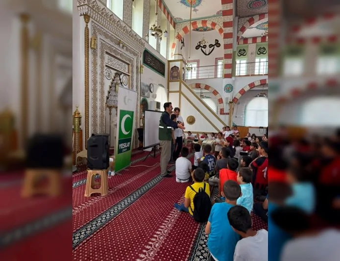 YEŞİLAY ÇORUM ŞUBESİ YAZ KUR'AN KURSLARINDA 1.500 ÖĞRENCİYE EKRAN BAĞIMLILIĞI VE SAĞLIKLI YAŞAM EĞİTİMİ VERDİ