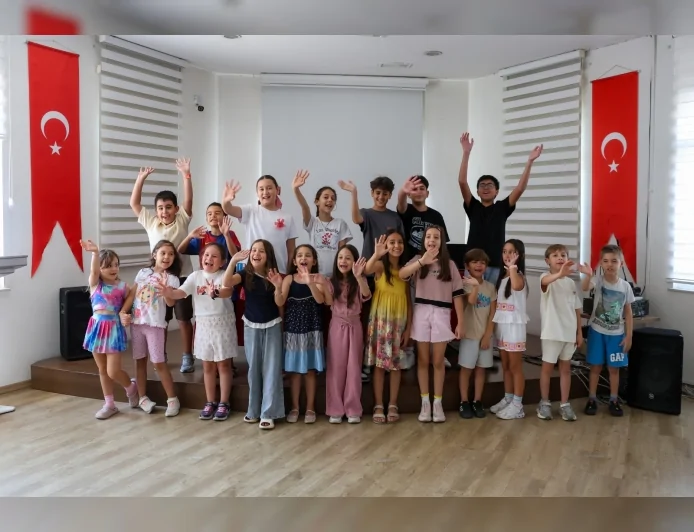 Efeler Belediyesi’nin Yaz Kurslarında Minik Yetenekler Drama Eğitimiyle Sahneye Çıkıyor