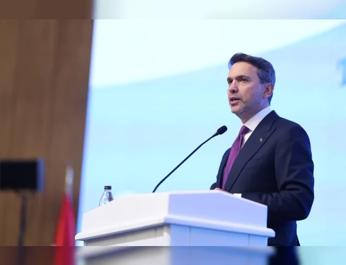 Enerji ve Tabii Kaynaklar Bakanı Alparslan Bayraktar: “2027’nin ilk çeyreğinde offshore YEKA ihalesini gerçekleştireceğiz”