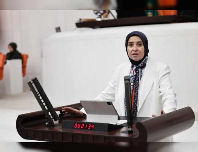 DEVA Partisi Genel Başkan Yardımcısı Elif Esen: “Dar gelirli için tek ev yatırım değil, barınmanın güvencesidir”