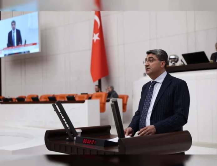 DEVA Partisi Genel Başkan Yardımcısı Mehmet Emin Ekmen: “Mersin Marina için ivedilikle önlem alınmalı”