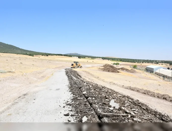 Eskişehir Büyükşehir Belediyesi ile Seyitgazi Belediyesi iş birliğinde Taşlıkköy’de ÇİDEM için yol çalışmaları başladı