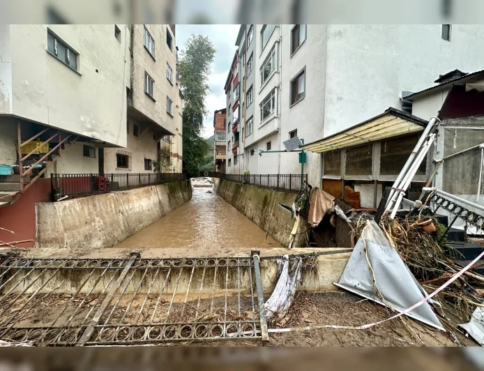 Giresun Belediyesi Selden Zarar Gören Keşap ve Duroğlu’nda Ekipleriyle Seferber Oldu