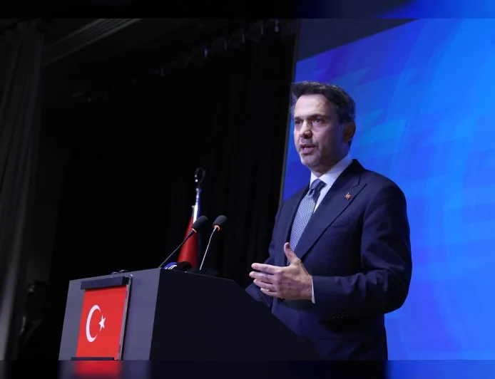 Enerji ve Tabii Kaynaklar Bakanı Alparslan Bayraktar: “Aile ve Gençlik Fonu’na aktardığımız kaynak 21,9 milyar lirayı buldu”