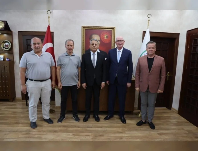 Odunpazarı Kaymakamı Ahmet Hikmet Şahin’den Belediye Başkanı Kazım Kurt’a iade-i ziyaret