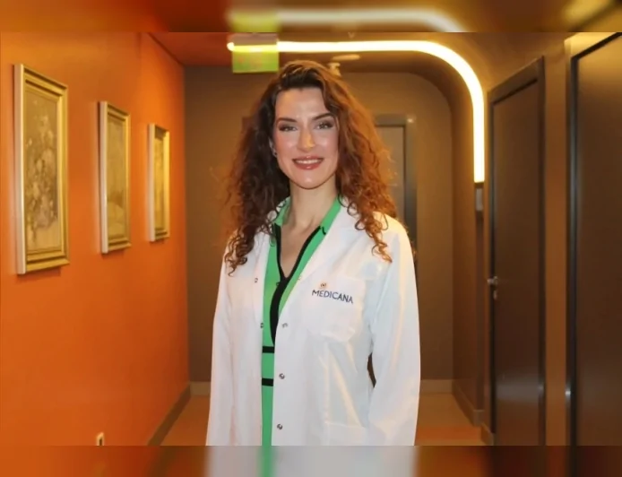 Medicana Psikiyatri Uzmanı Dr. Öğretim Üyesi Müge Yaşar: “Kaldırım çizgisine basmamak günlük yaşamı etkiliyorsa OKB belirtisi olabilir”