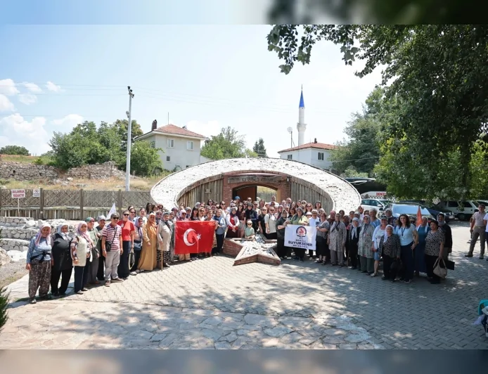 Denizli Büyükşehir Belediyesi’nin gezi programında kadınlar Acıpayam’ı keşfetti