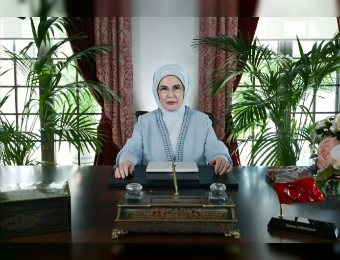 Emine Erdoğan: “Ukrayna halkının birlik ve beraberliği toplumsal direncin en güncel örneklerinden biridir”