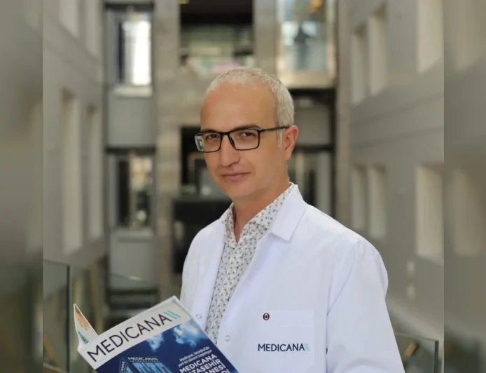 Medicana KBB Uzmanı Prof. Dr. Kasım Durmuş: “Dekonjestan spreyler 5 günden uzun kullanılmamalı”