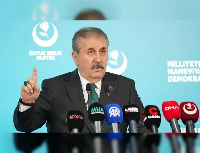 BBP Genel Başkanı Mustafa Destici: “Türk milletinin istiklali de istikbali de başkalarının insafına bırakılamaz”