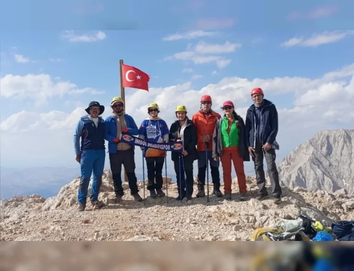 İnegöl Belediye Spor Kulübü Dağcıları Aladağlar’da 3723 ve 3560 Metrelik Zirvelere Ulaştı