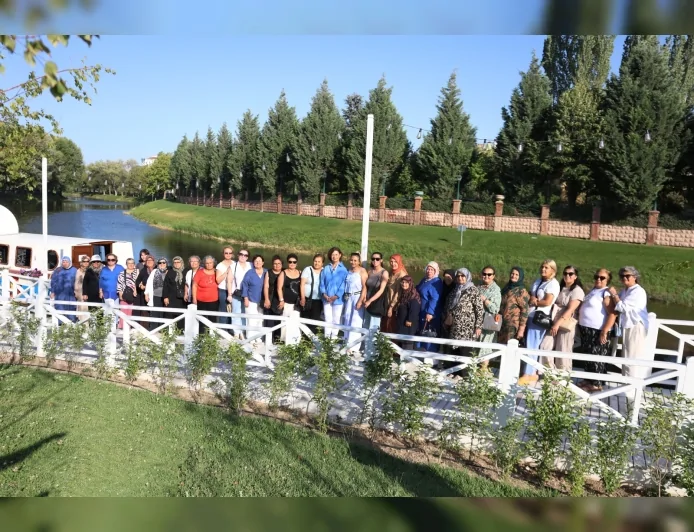 Eskişehir Büyükşehir Belediye Başkanı Ayşe Ünlüce: “Karapınarlı kadınlarla günün tadını hep birlikte çıkardık”